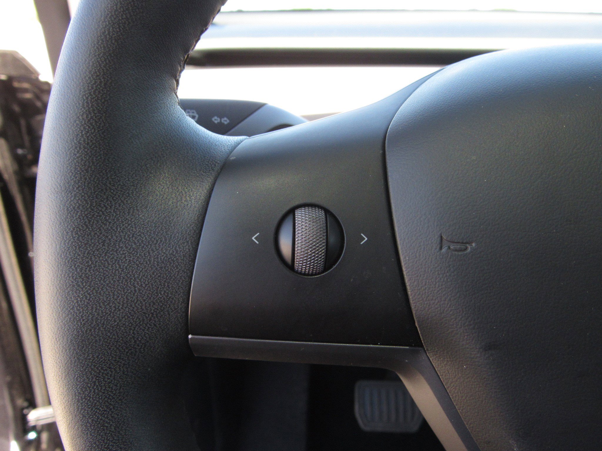 Used 2024 Tesla Model Y 2WD image 23