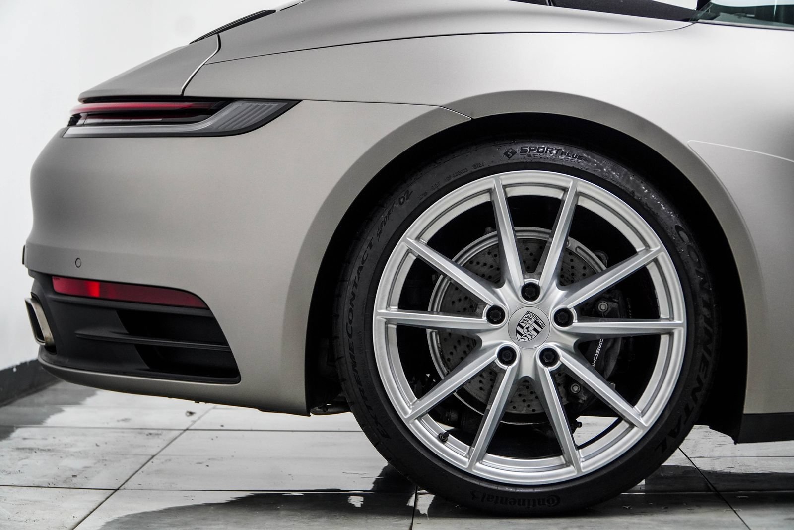 Used 2022 Porsche 911 Carrera w/ Premium Package RWD image 9