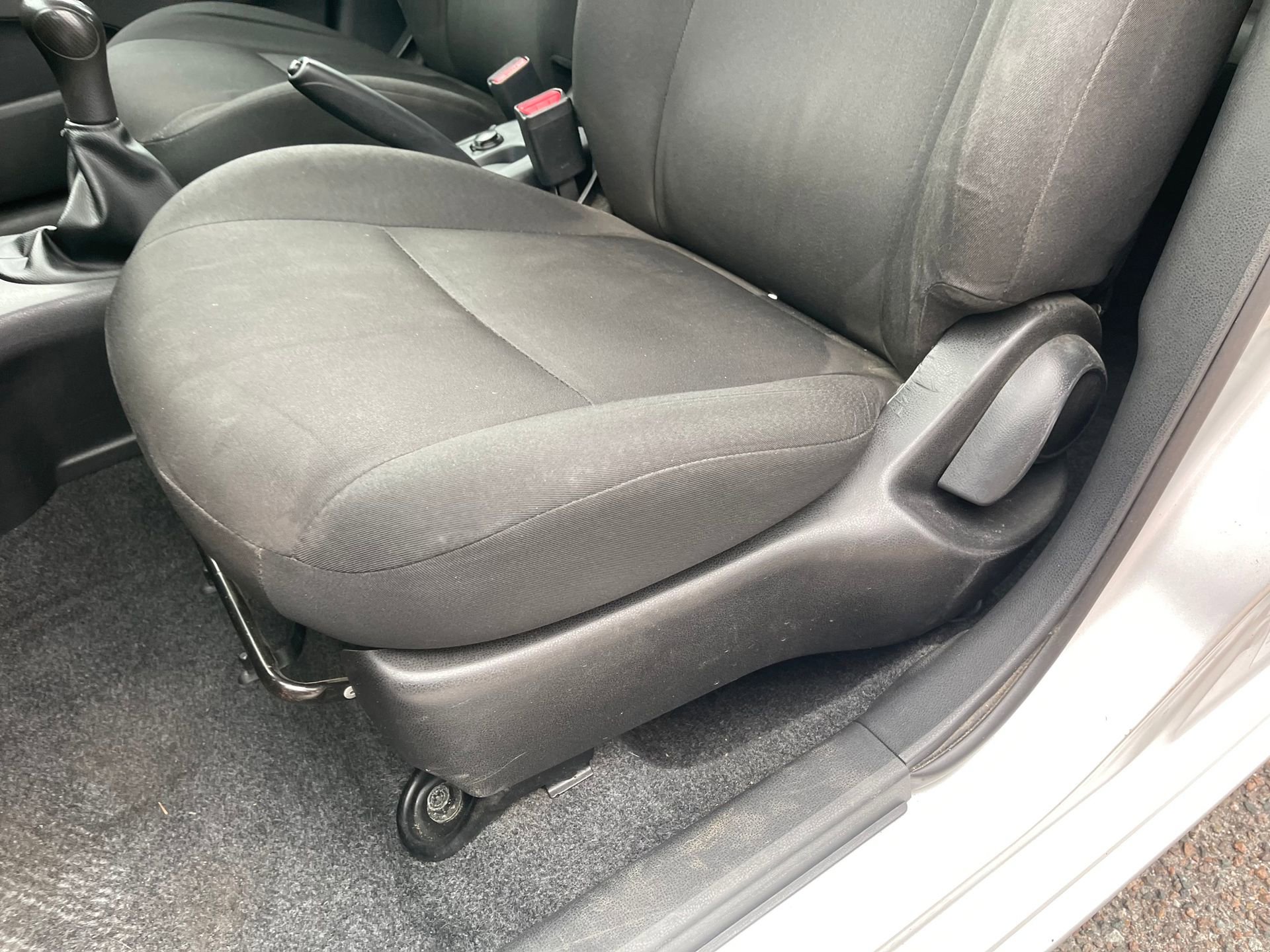 Used 2015 Nissan Versa S FWD image 14