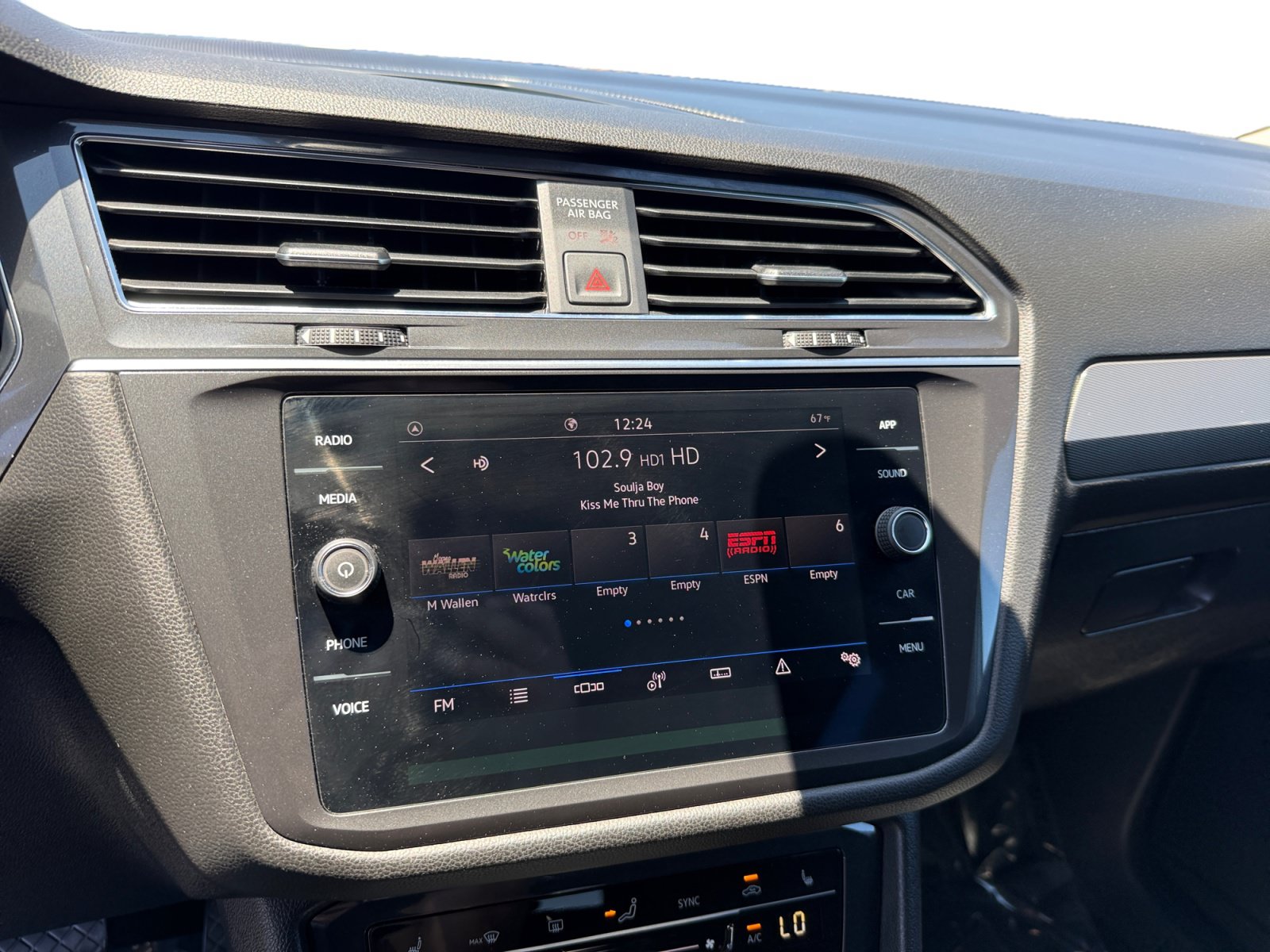 Certified 2023 Volkswagen Tiguan SE FWD image 12
