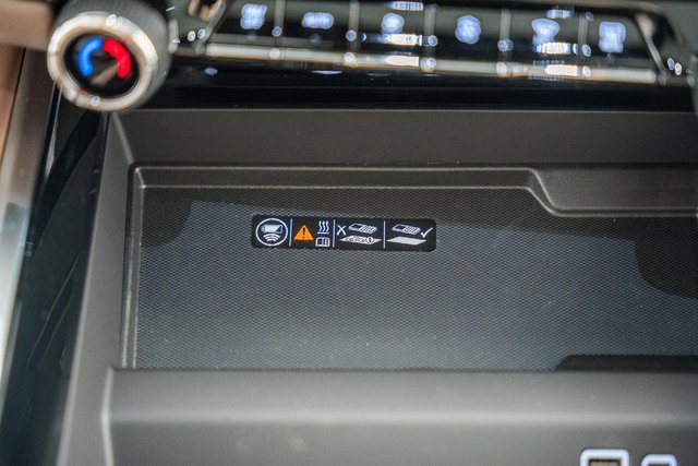 New 2026 Chevrolet Suburban High Country image 30