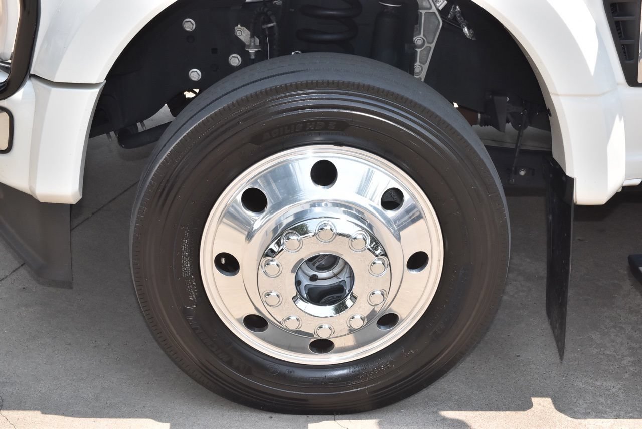 Used 2023 Ford F450 Platinum w/ FX4 Off-Road Package AWD/4WD image 42