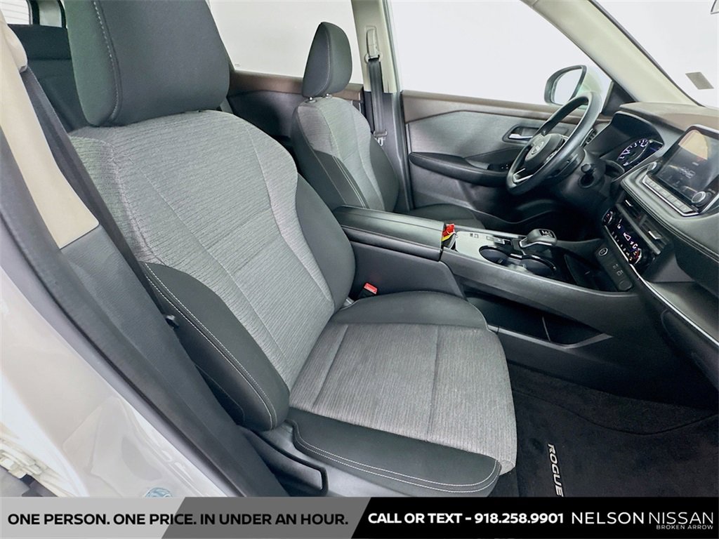 Used 2023 Nissan Rogue SV image 26