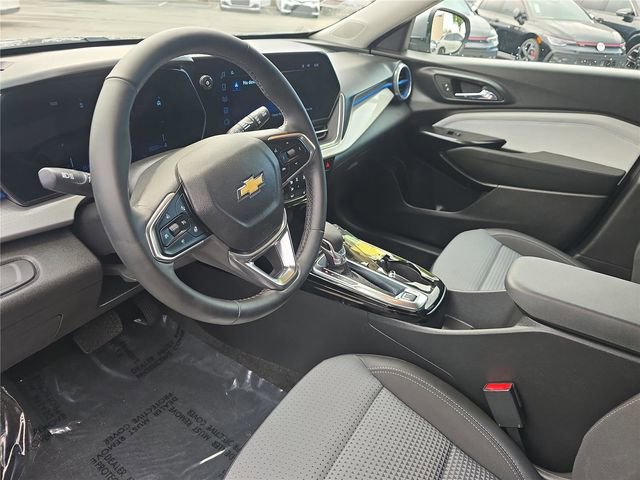 Used 2024 Chevrolet Trax LT w/ Driver Confidence Package image 16