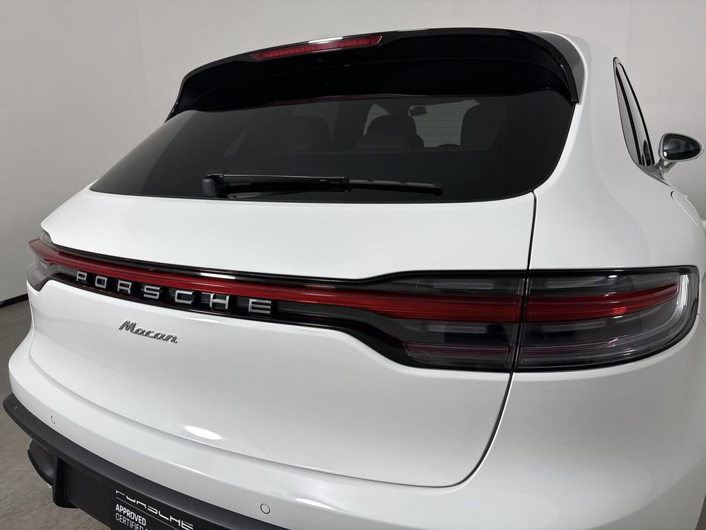 Certified 2025 Porsche Macan image 17