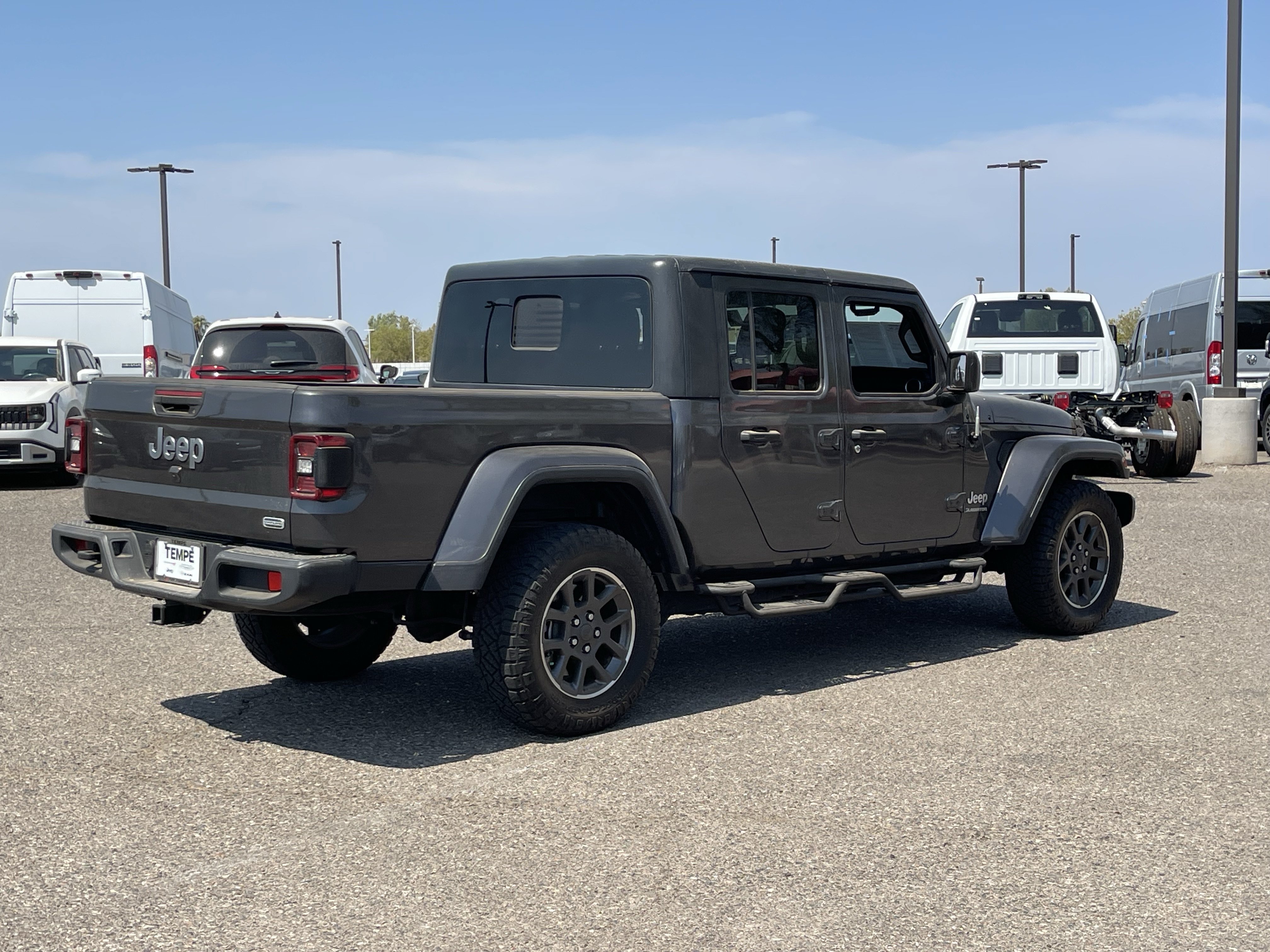 Used 2020 Jeep Gladiator Overland AWD/4WD image 5