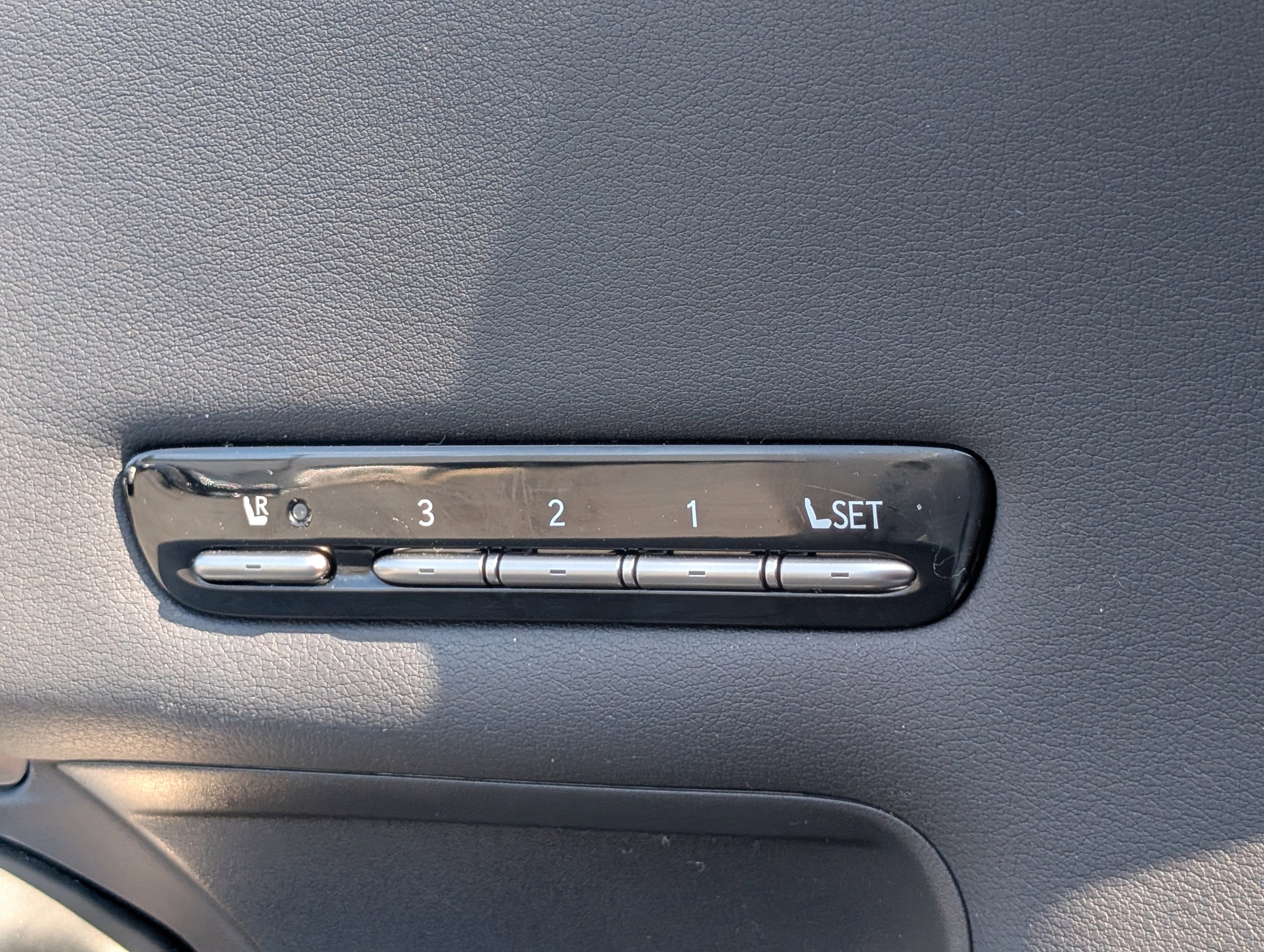 Certified 2022 Lexus LS 500 500 w/ Interior Upgrade Package image 22