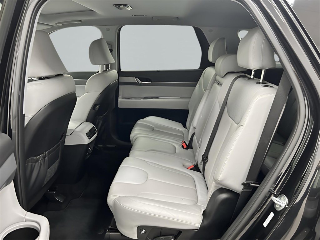 Used 2022 Hyundai Palisade SEL w/ 8P Bench Seat Package image 11