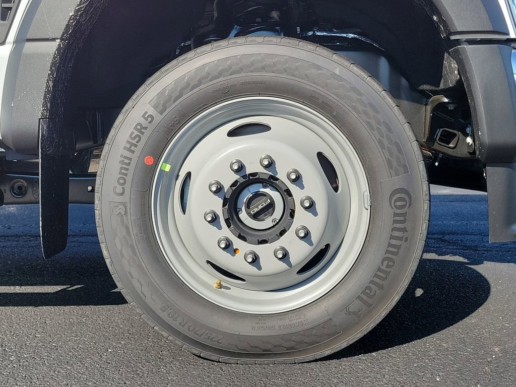 New 2026 Ford F550 4x4 Crew Cab image 5