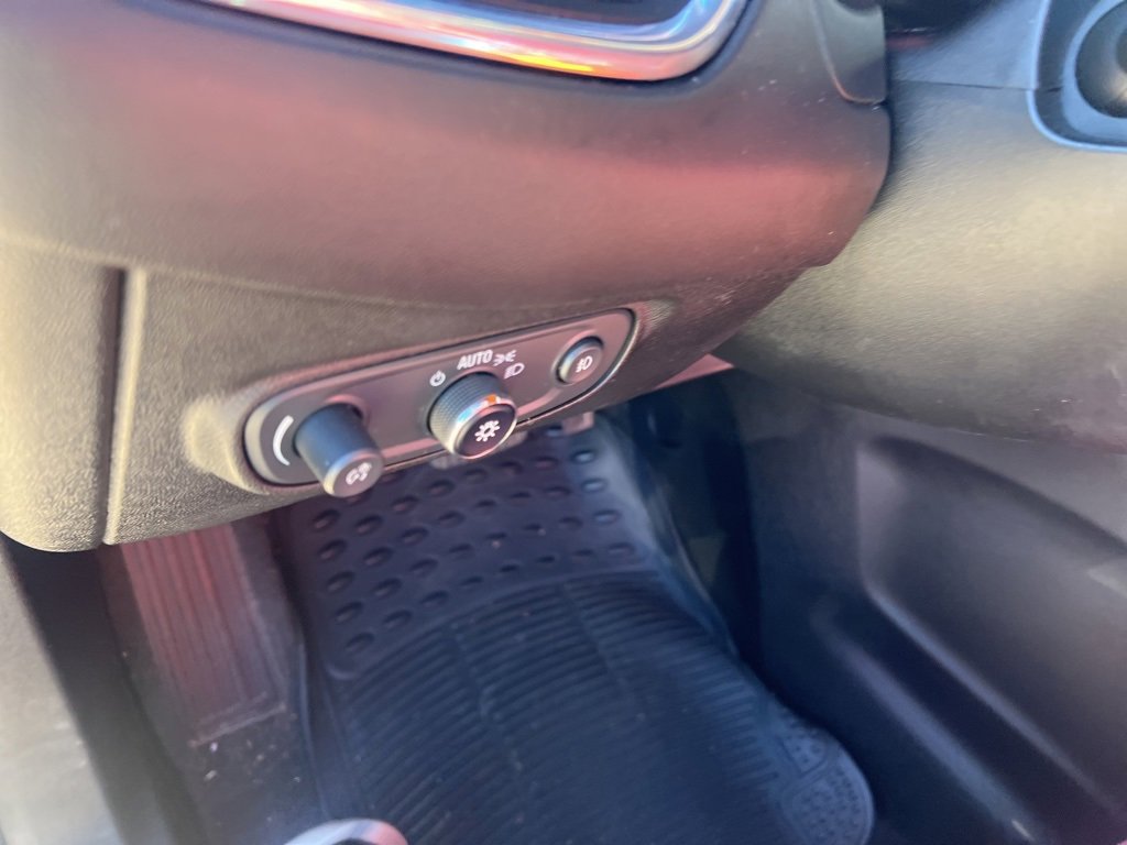 Used 2021 Chevrolet Equinox LT image 20