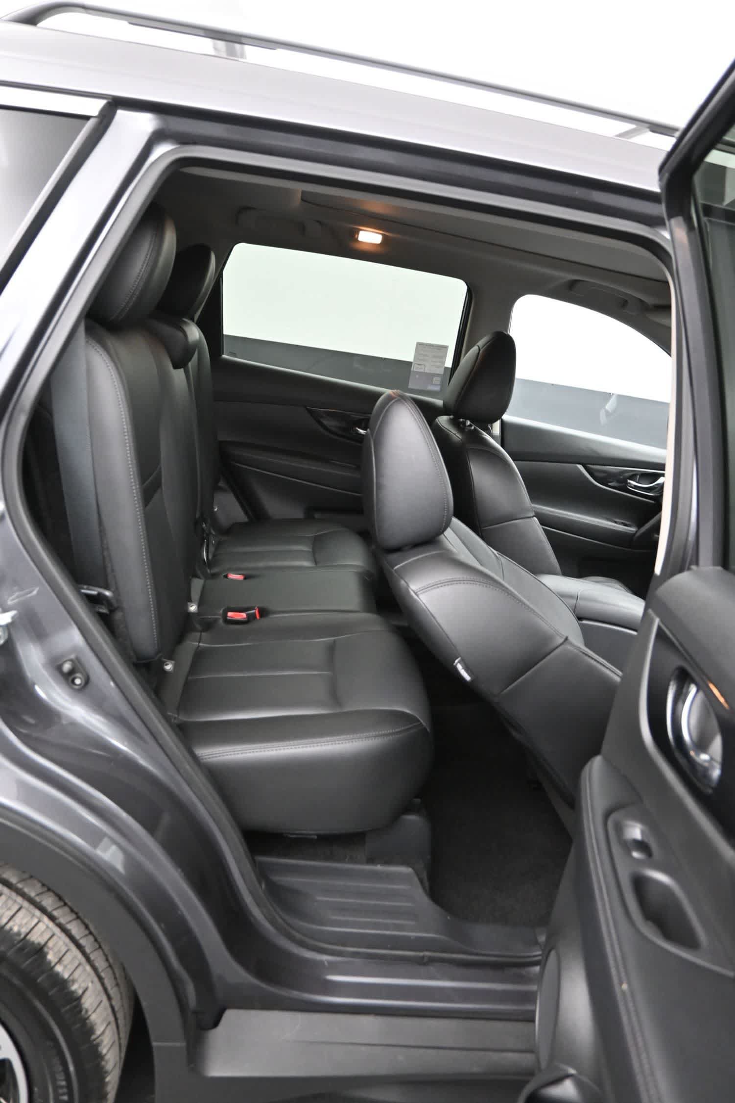 Used 2019 Nissan Rogue SL w/ Premium Package AWD/4WD image 12