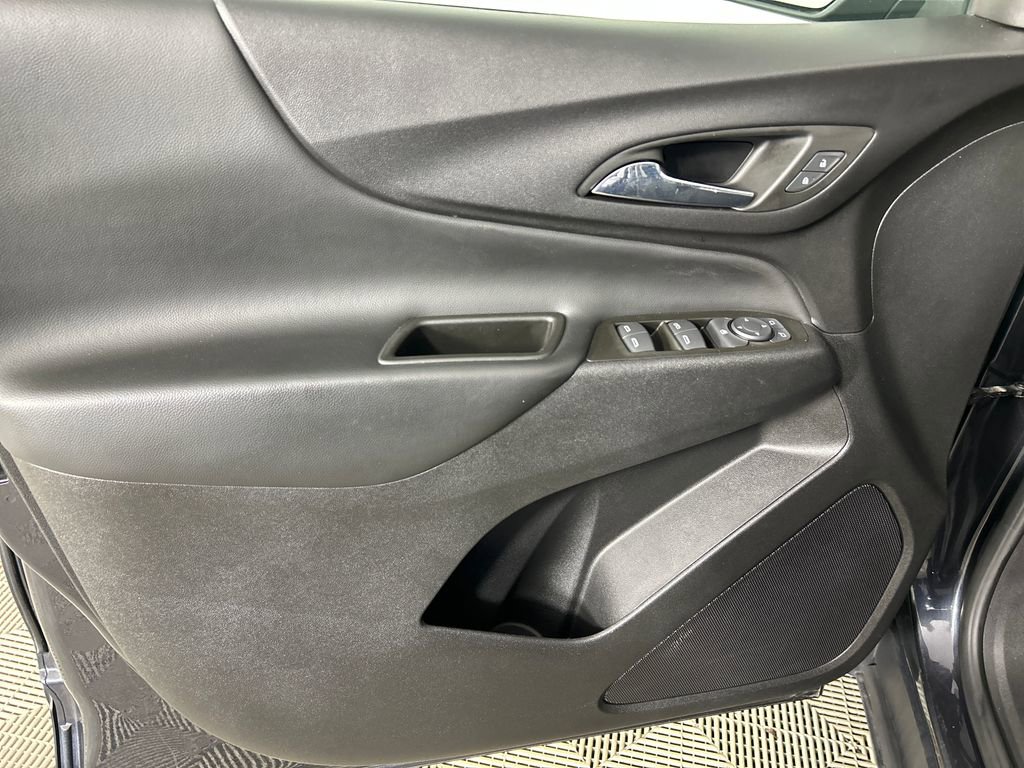 Used 2023 Chevrolet Equinox LT image 11
