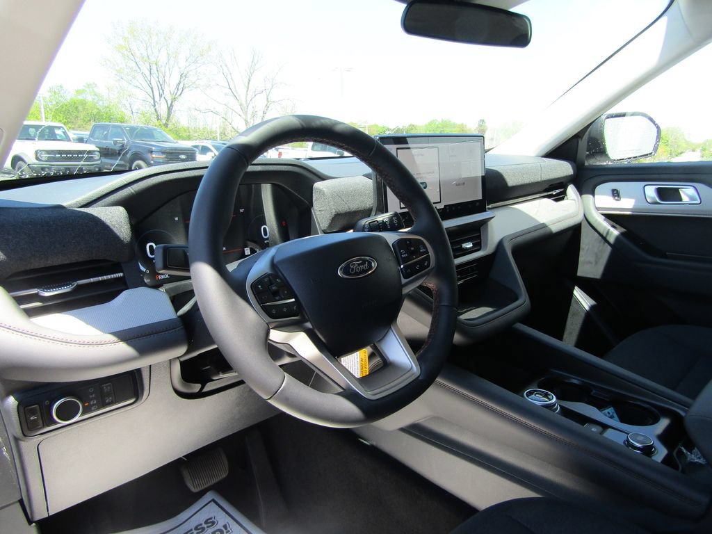 New 2026 Ford Explorer Active AWD/4WD image 14