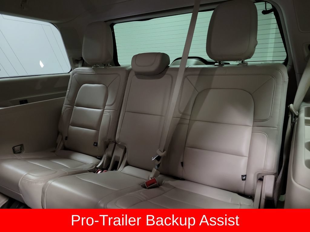 Used 2020 Lincoln Navigator Reserve w/ Luxury Package RWD image 22