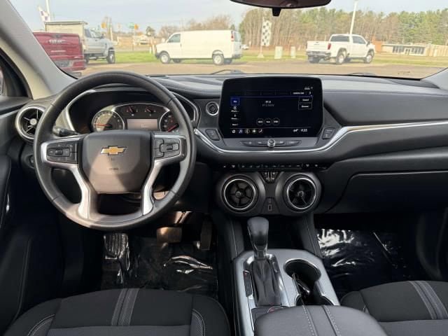 Used 2025 Chevrolet Blazer LT AWD/4WD image 14