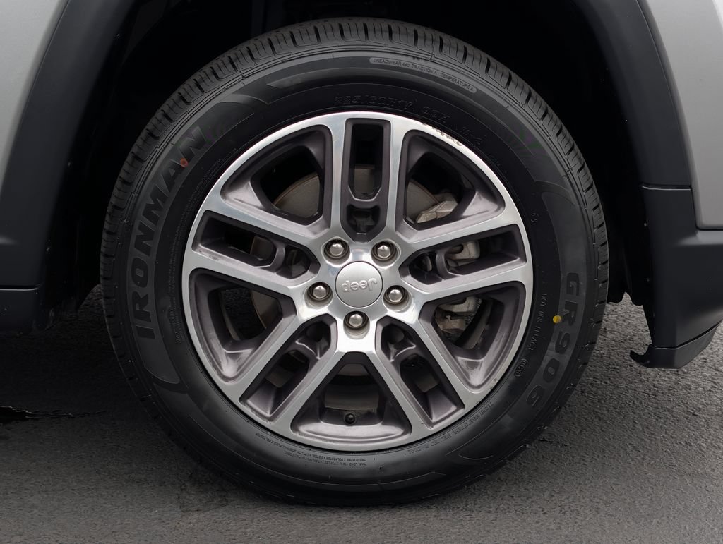 Used 2020 Jeep Compass Latitude w/ Safety & Security Group FWD image 9