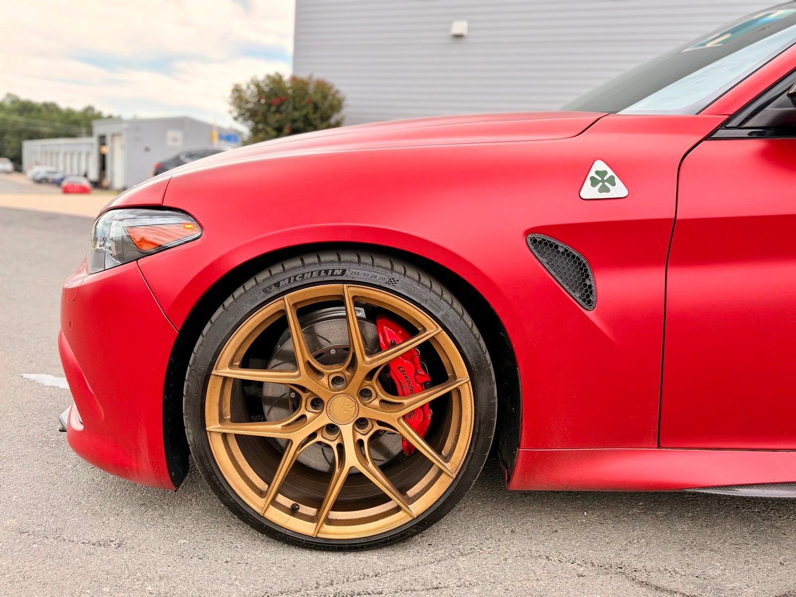 Used 2017 Alfa Romeo Giulia Quadrifoglio RWD image 25