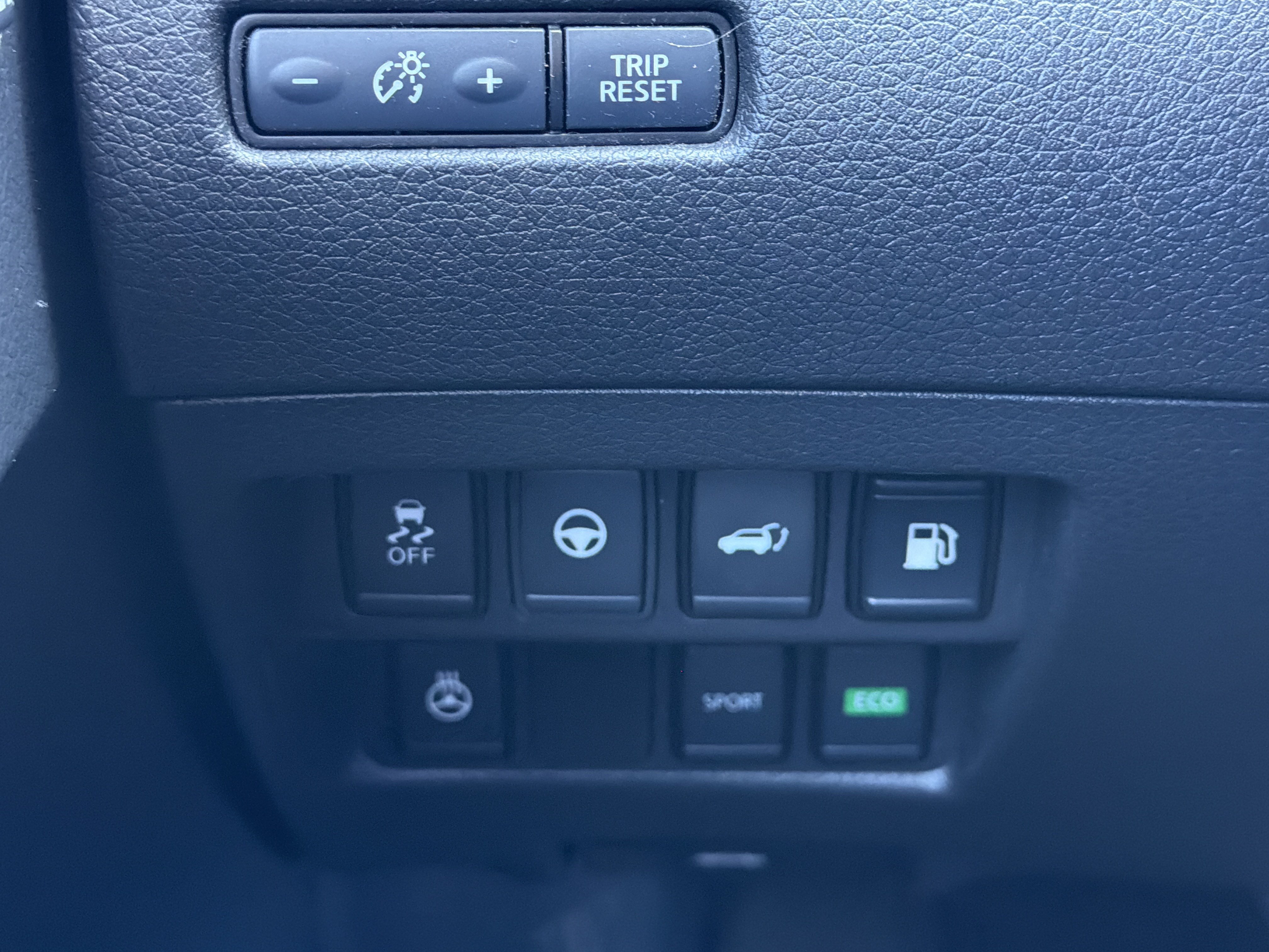 Used 2020 Nissan Rogue SV w/ Premium Package FWD image 21