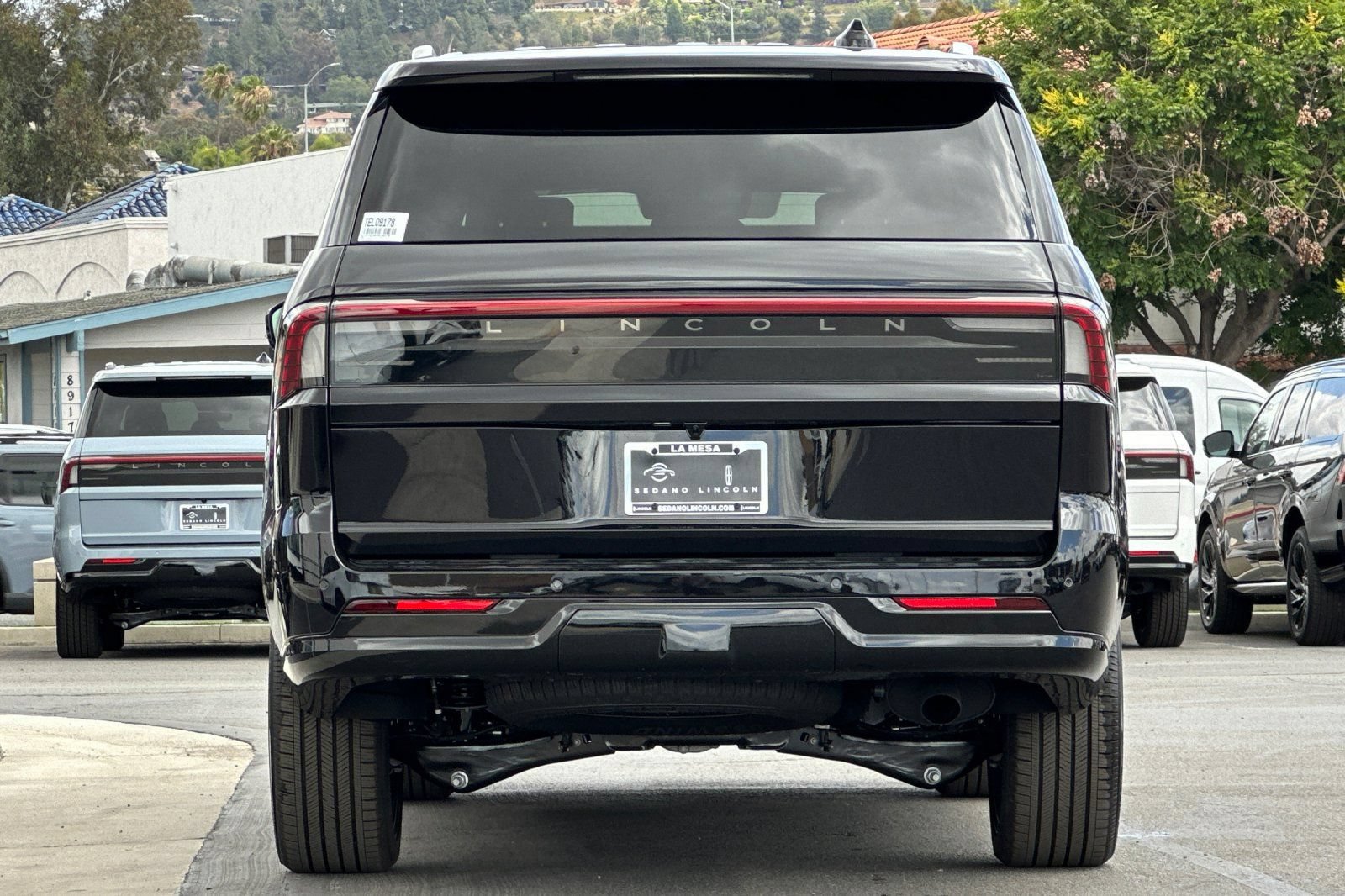 New 2026 Lincoln Navigator Reserve AWD/4WD image 4