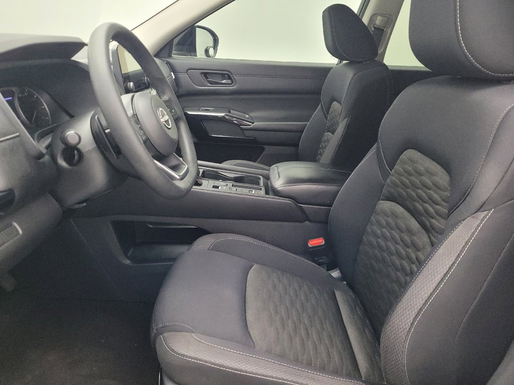 Used 2023 Nissan Pathfinder S image 17