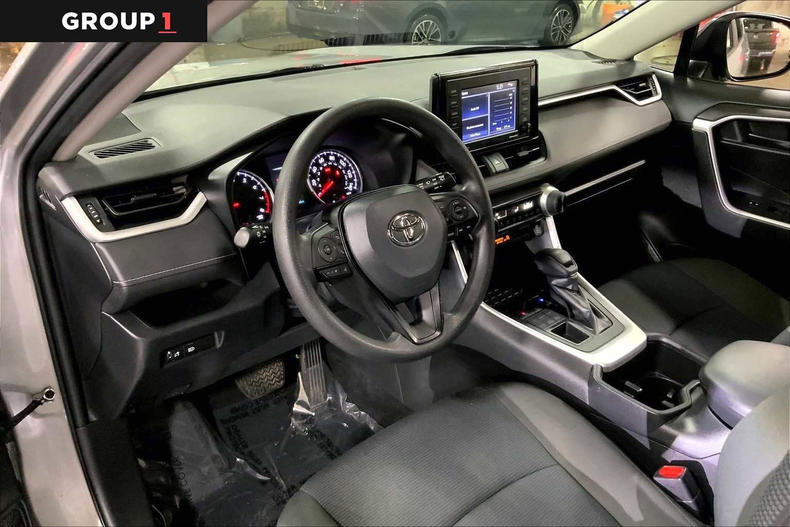 Used 2022 Toyota RAV4 LE image 17