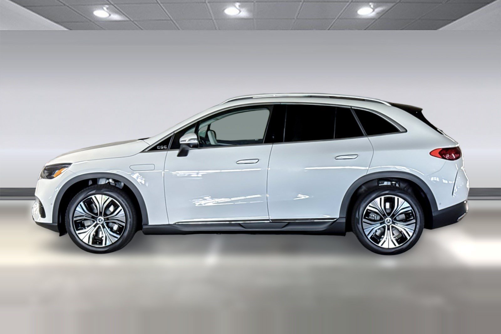 New 2027 Mercedes-Benz EQE 320 4MATIC SUV image 2