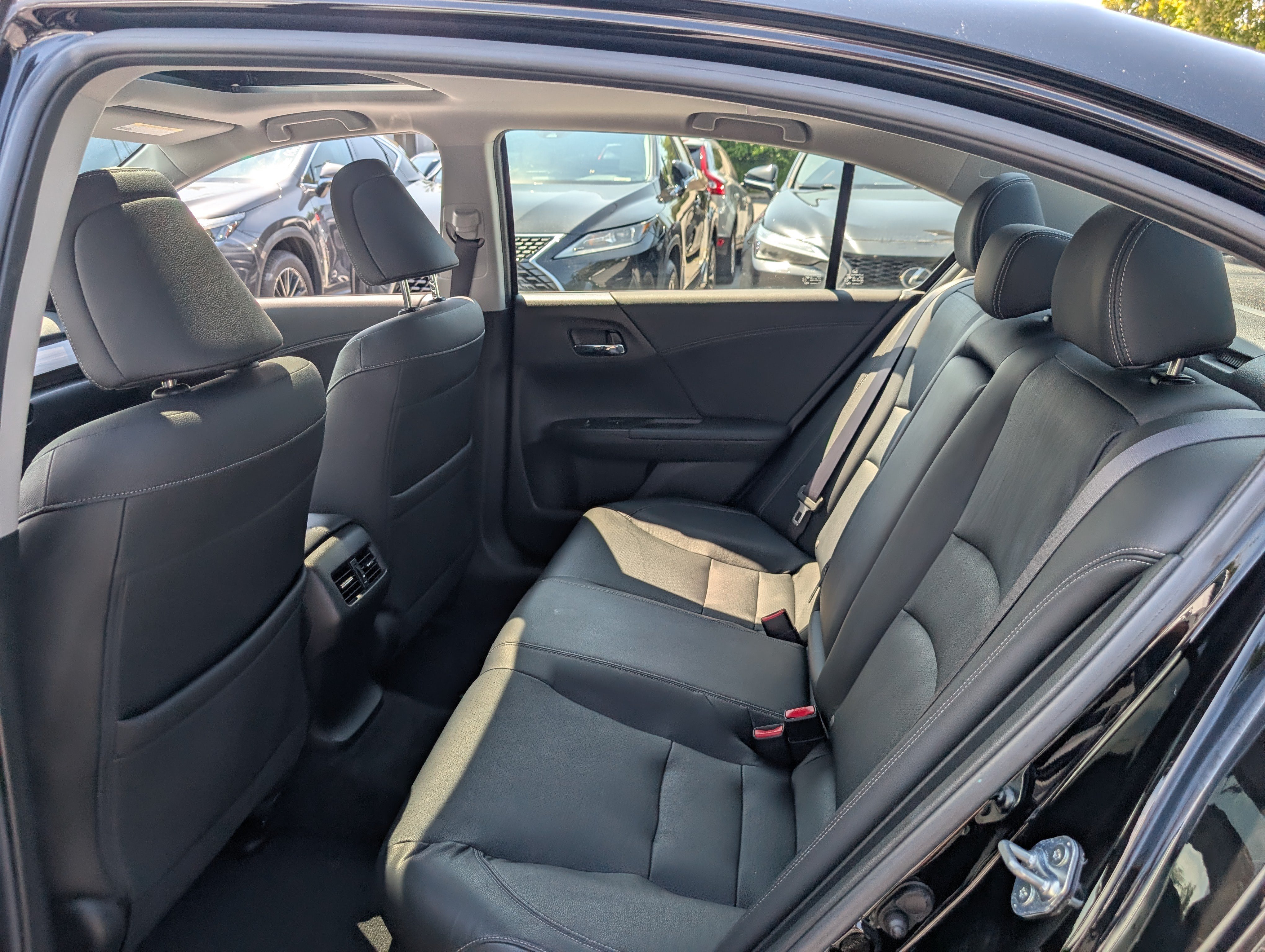 Used 2017 Honda Accord Touring image 14
