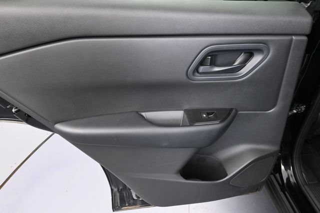Used 2024 Nissan Rogue S AWD/4WD image 26