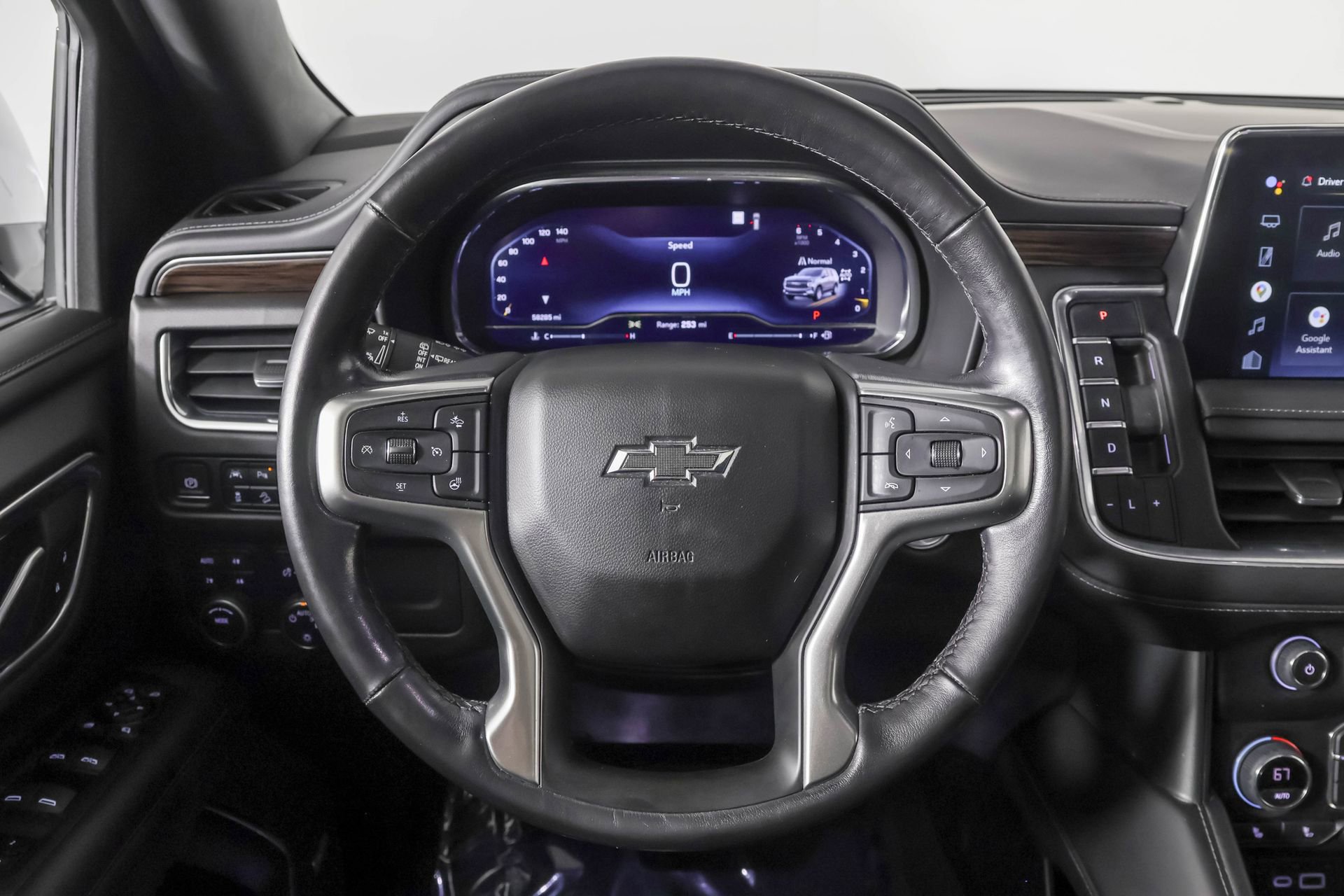 Used 2022 Chevrolet Tahoe Z71 w/ Luxury Package AWD/4WD image 30