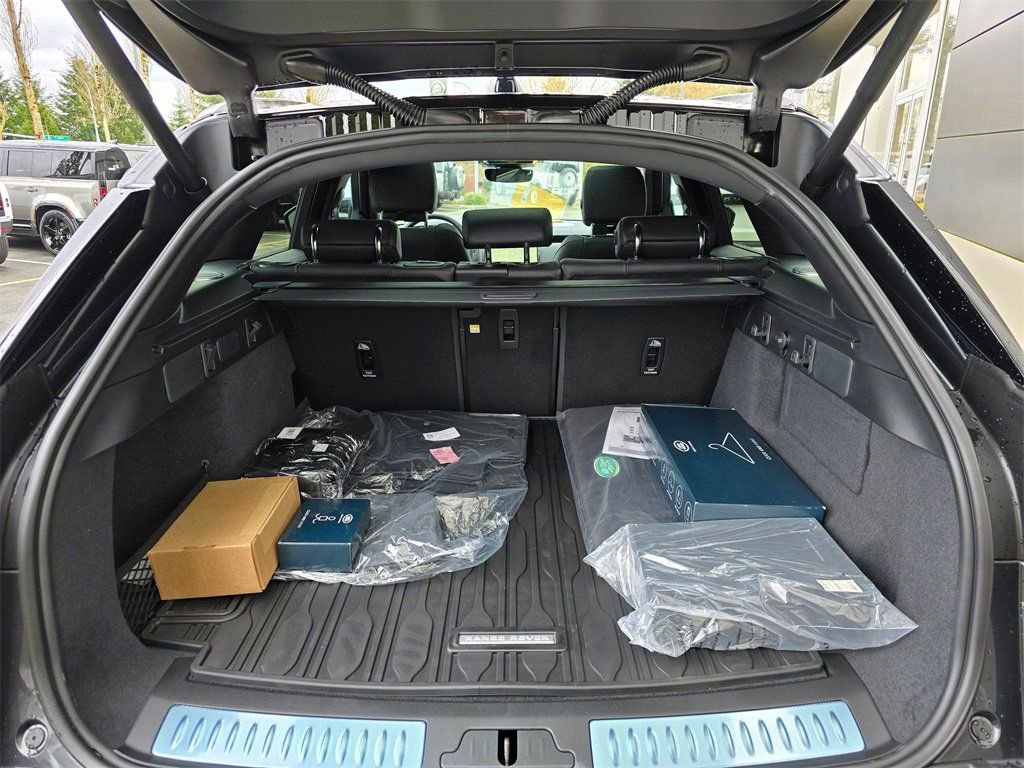 New 2026 Land Rover Range Rover Velar S image 28