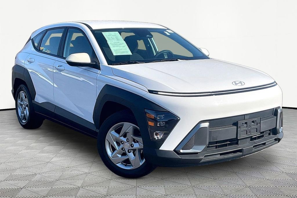 Used 2024 Hyundai Kona SE image 3