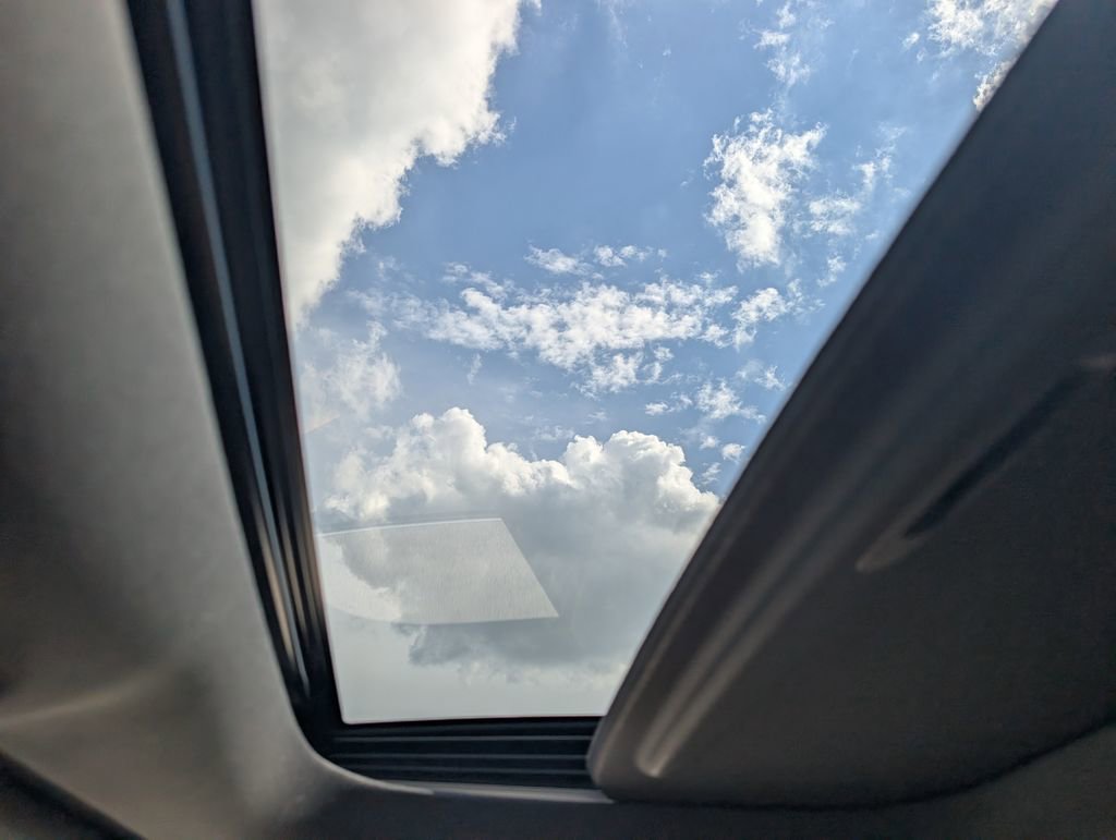 Used 2025 Lexus RX 350 Premium w/ Accessory Package (Z1) FWD image 4