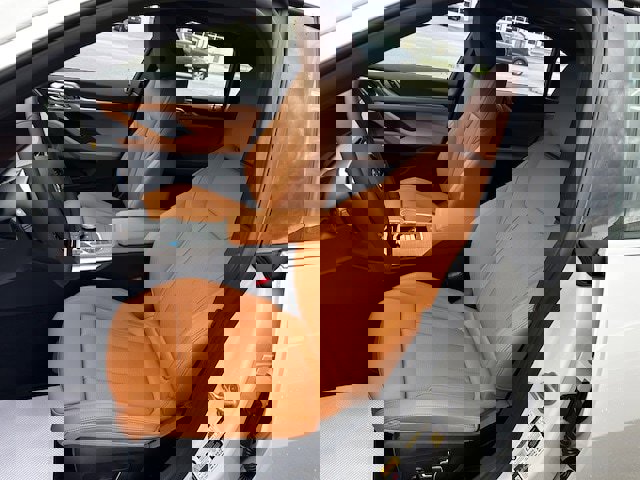 New 2025 BMW i4 xDrive40i image 13