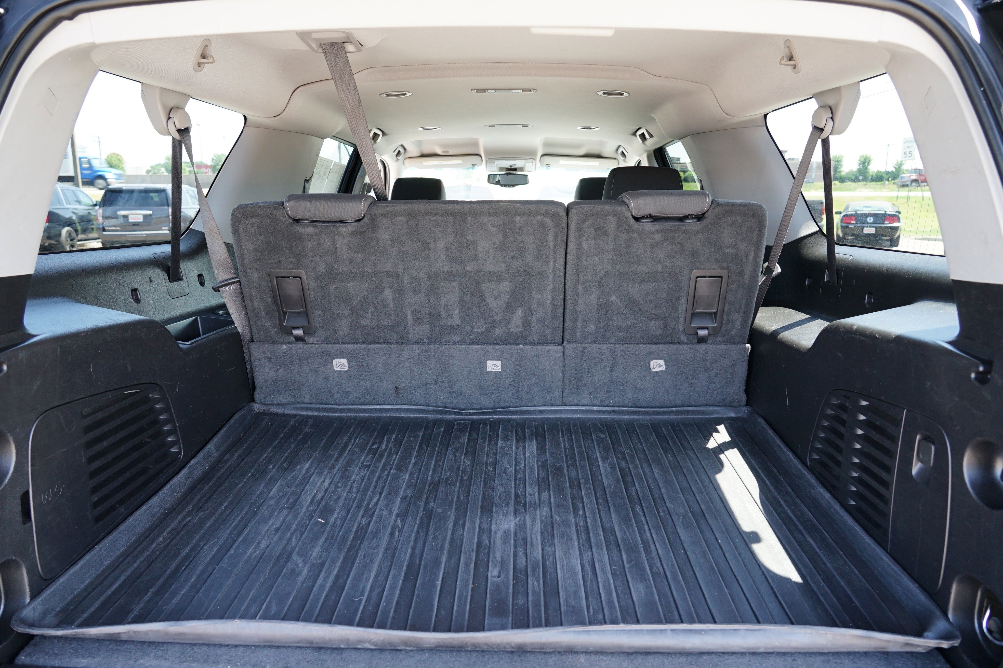 Used 2019 GMC Yukon XL SLE w/ SLE Value Package image 31