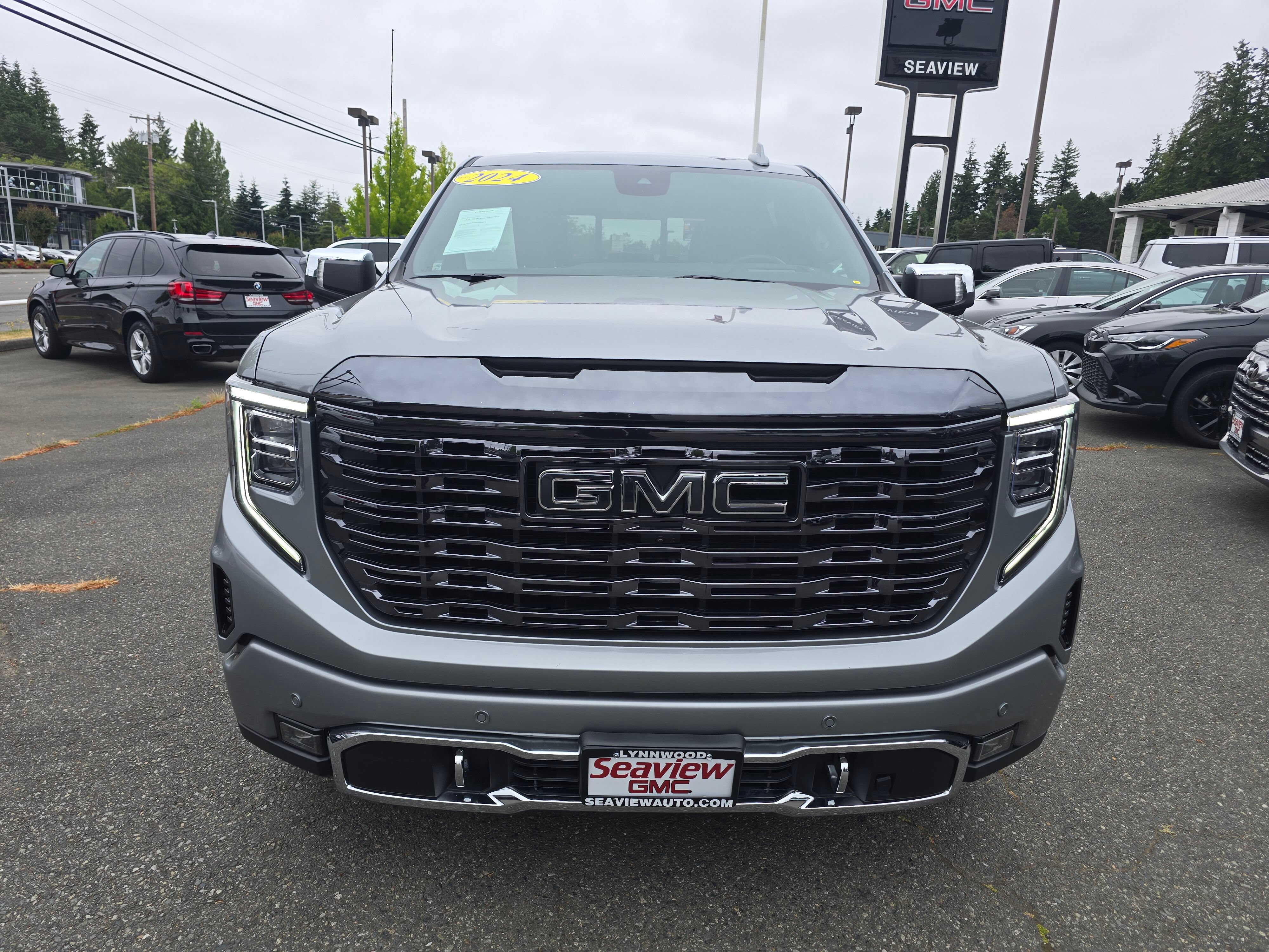 Used 2024 GMC Sierra 1500 Denali Ultimate AWD/4WD image 2