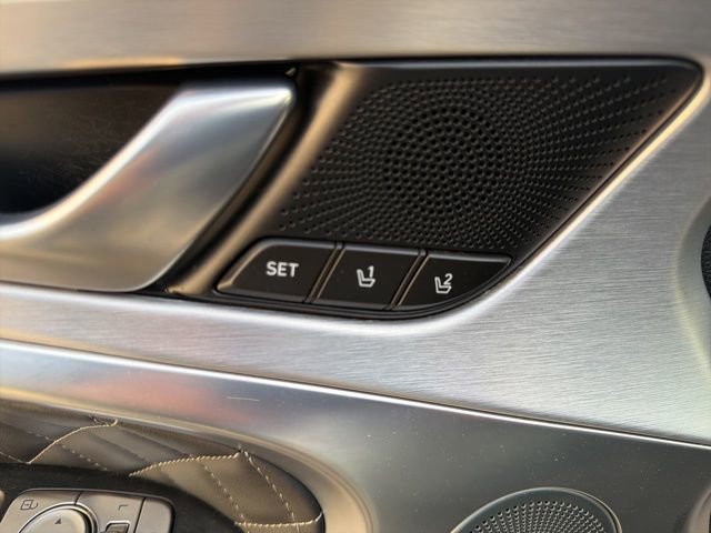 Used 2019 Genesis G70 2.0T Advanced w/ Sport Package image 28