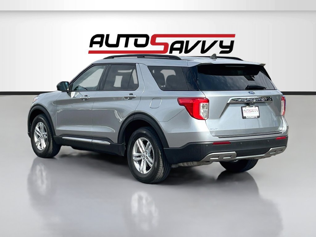 Used 2024 Ford Explorer XLT w/ Equipment Group 202A RWD image 5
