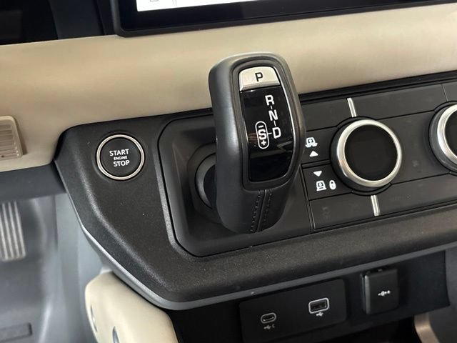 Used 2024 Land Rover Defender 110 X-Dynamic SE AWD/4WD image 31
