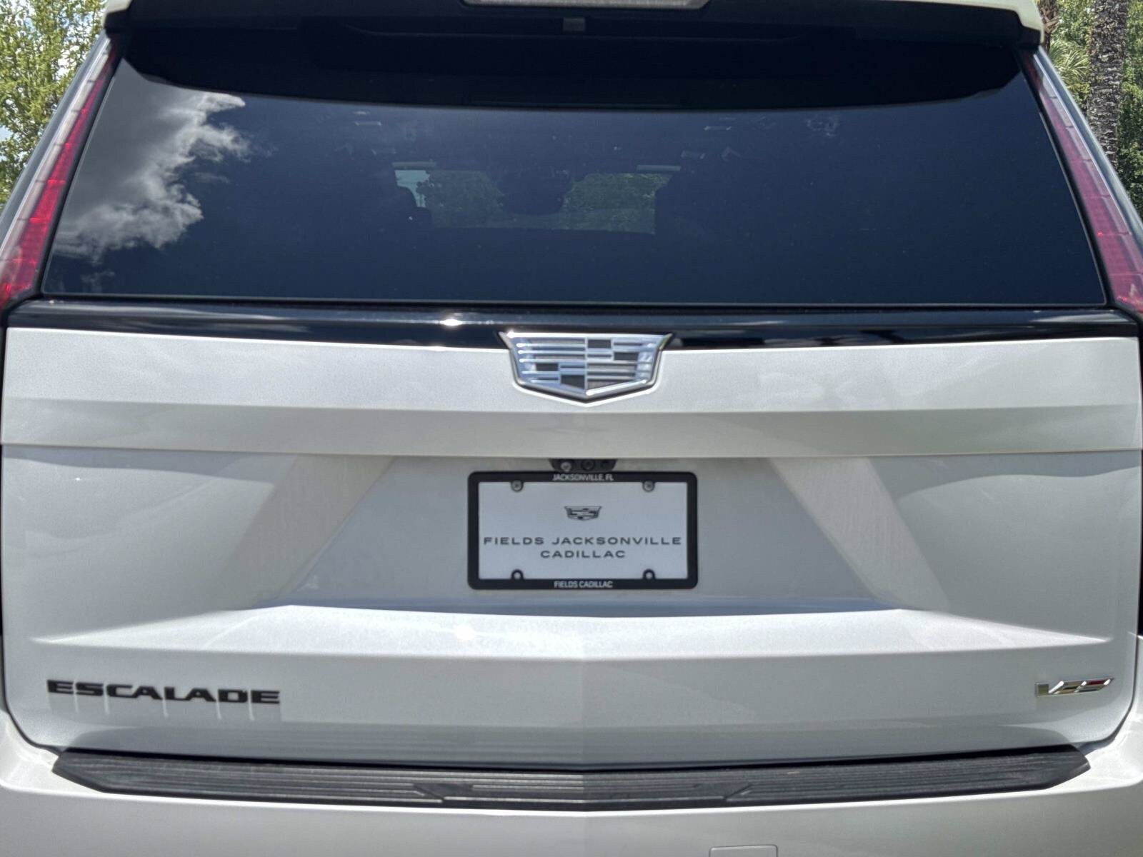 Certified 2024 Cadillac Escalade V w/ LPO, ONYX Package AWD/4WD image 10