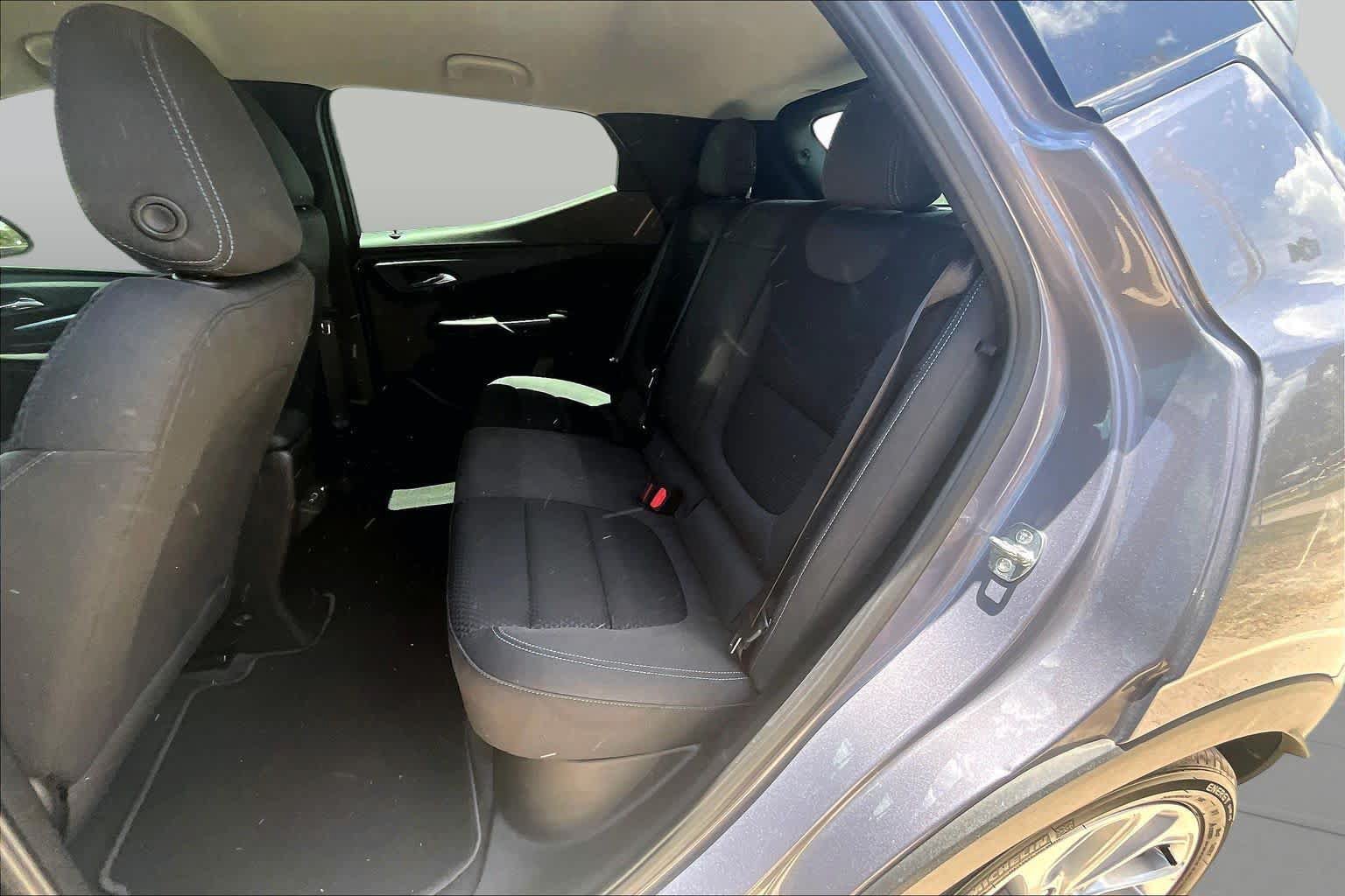Used 2022 Chevrolet Bolt EUV LT w/ Comfort Package FWD image 20