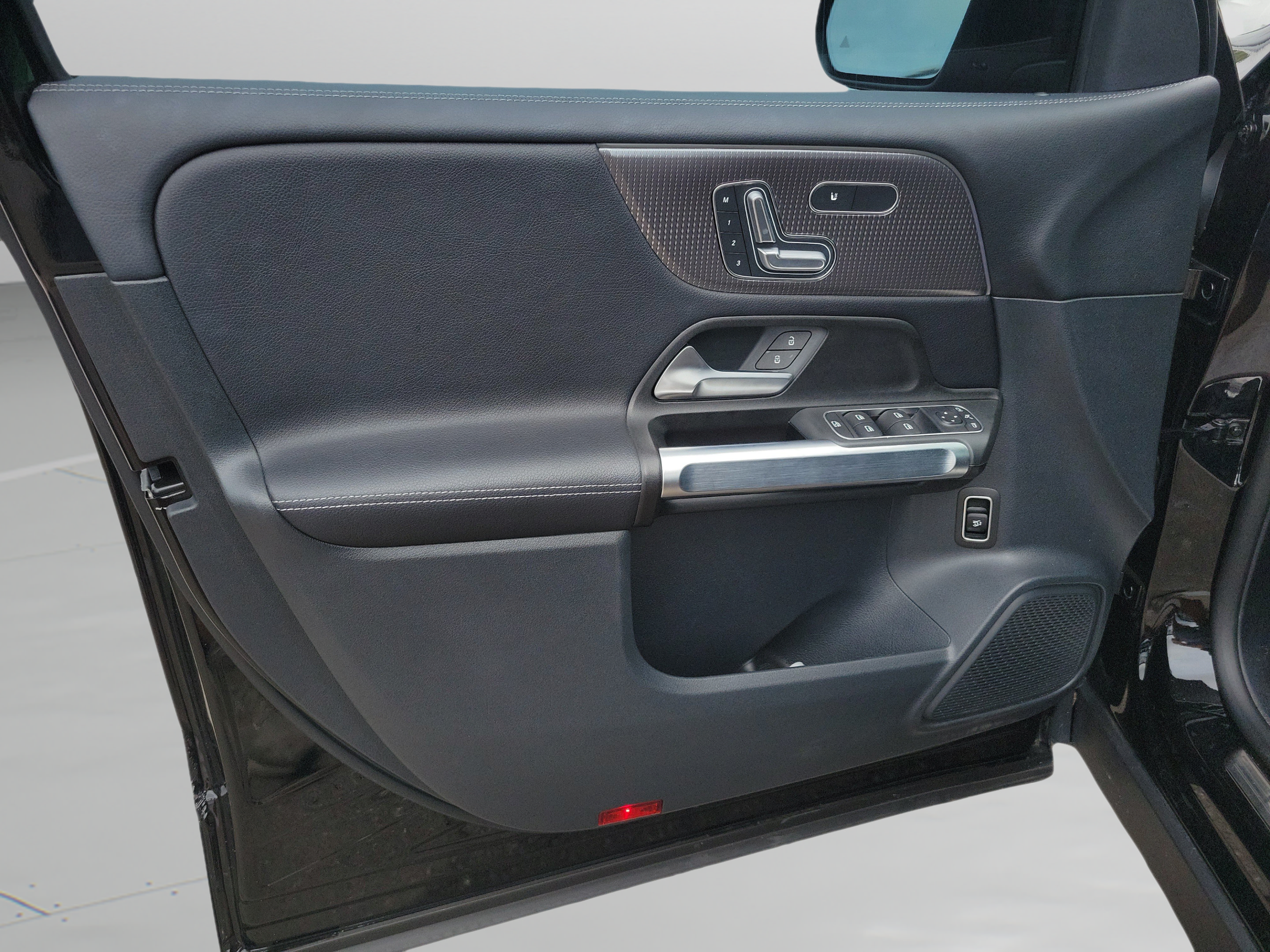 Certified 2022 Mercedes-Benz GLB 250 image 16