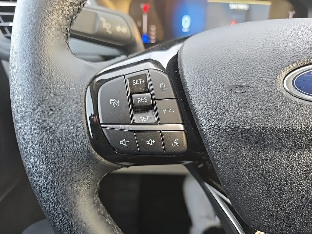 Used 2023 Ford Escape SE image 13