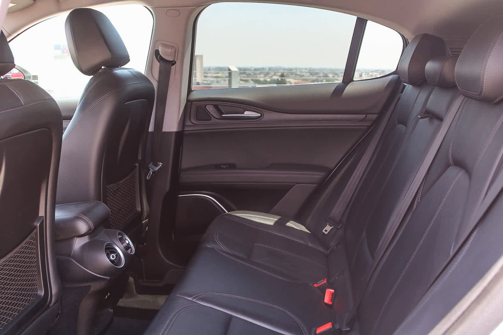 Used 2019 Alfa Romeo Stelvio RWD image 19