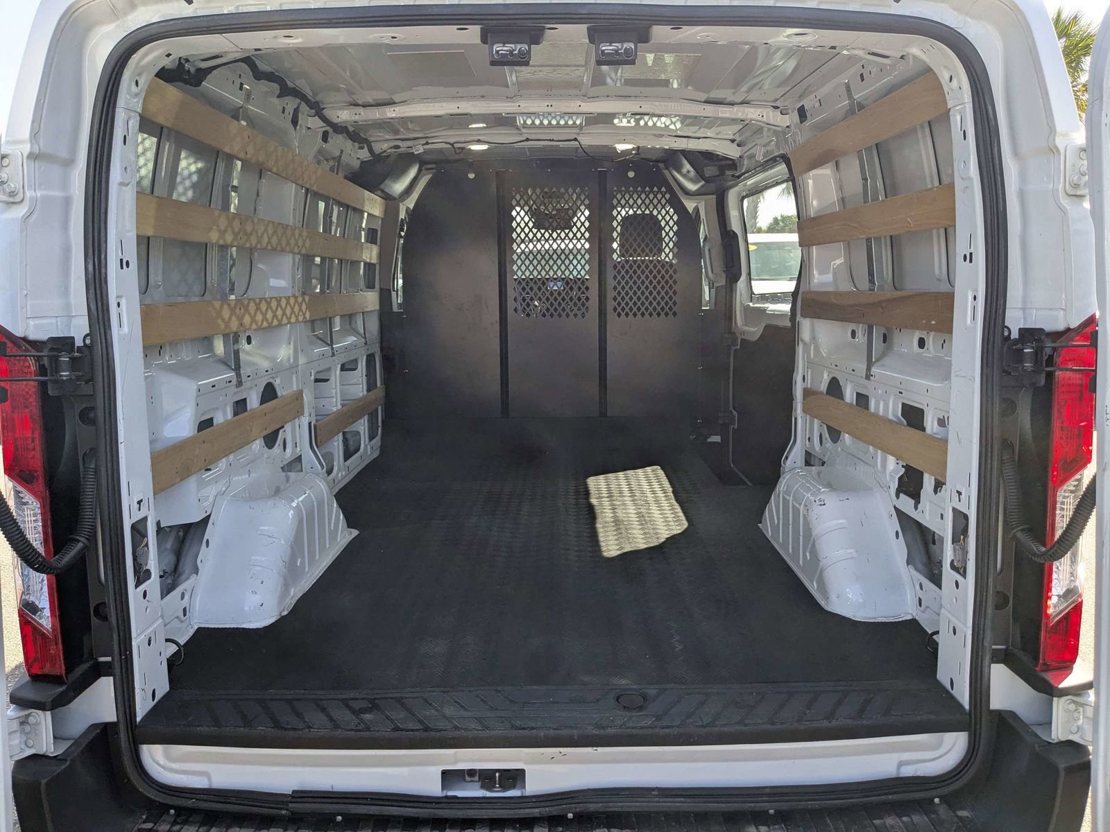 Used 2024 Ford Transit 250 BASE w/ Exterior Upgrade Package image 13