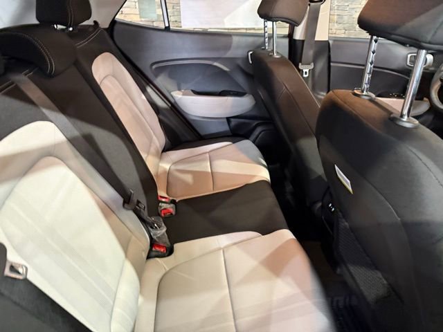 New 2026 Hyundai Venue SEL FWD image 34