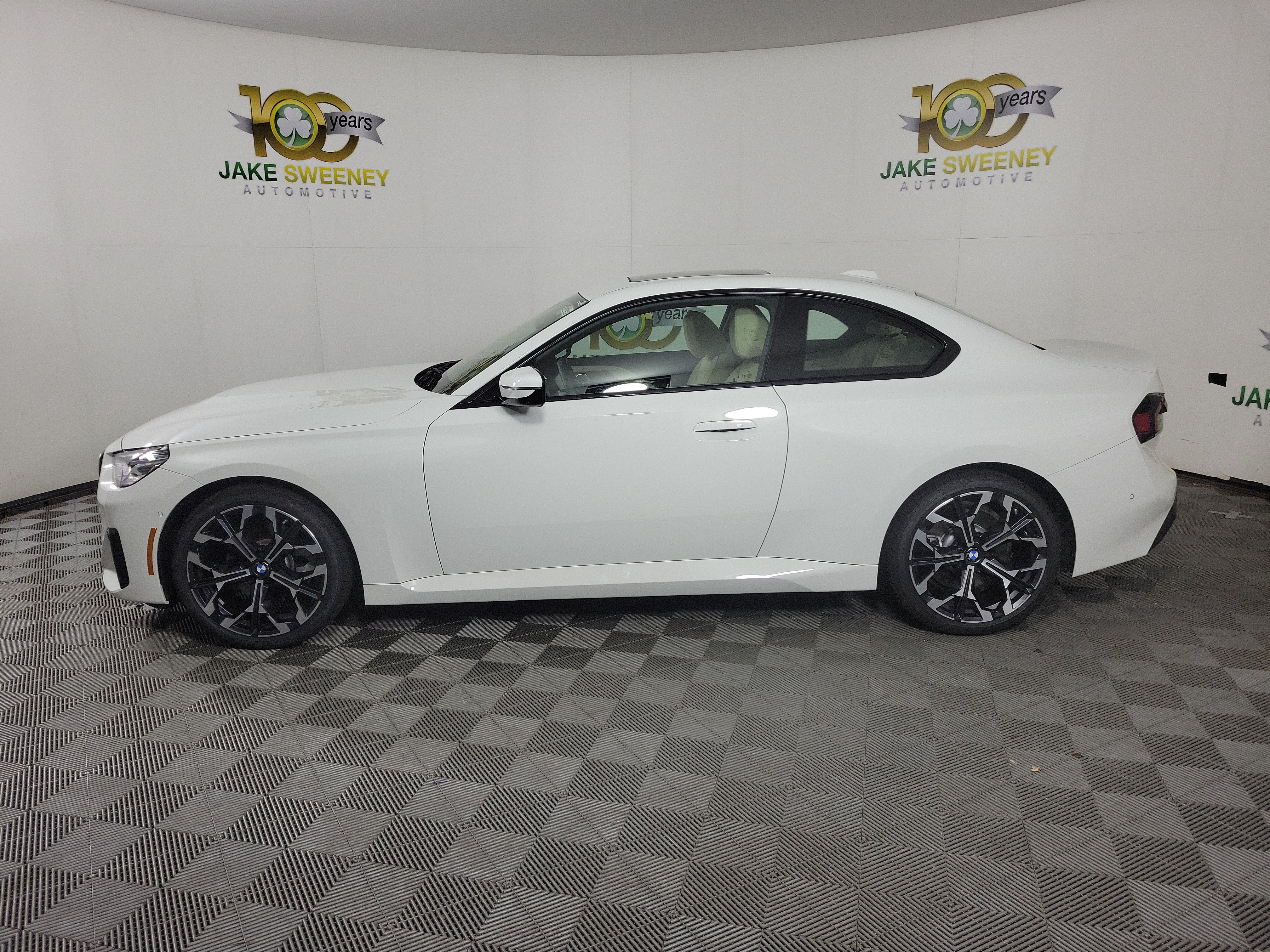 Certified 2025 BMW 230i xDrive Coupe w/ Premium Package AWD/4WD image 4