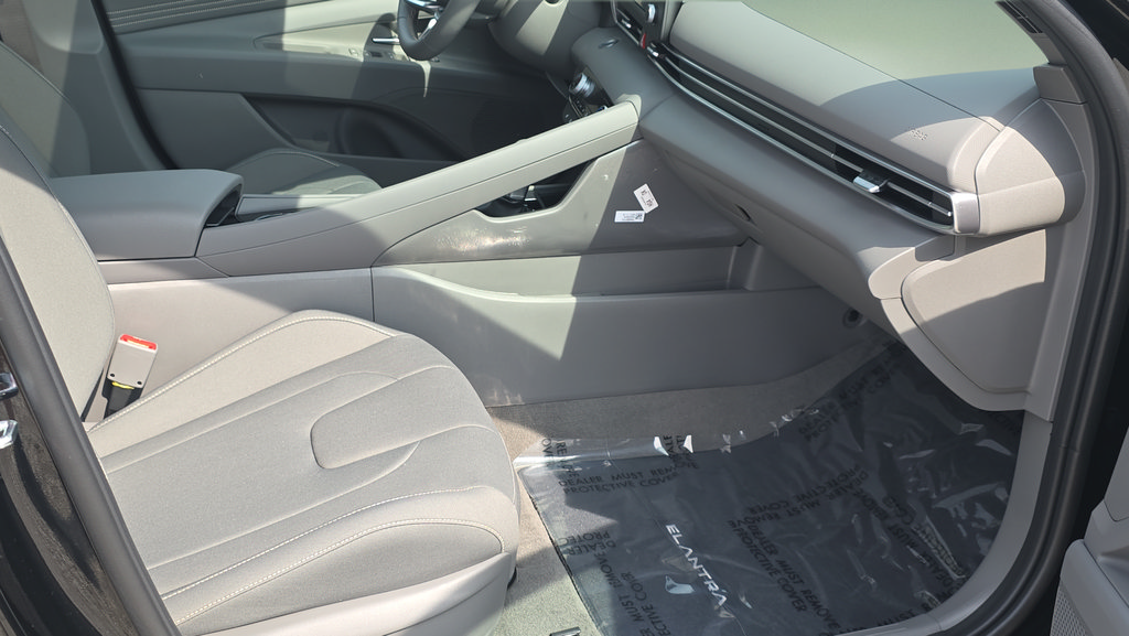New 2026 Hyundai Elantra SEL Sport Premium FWD image 13