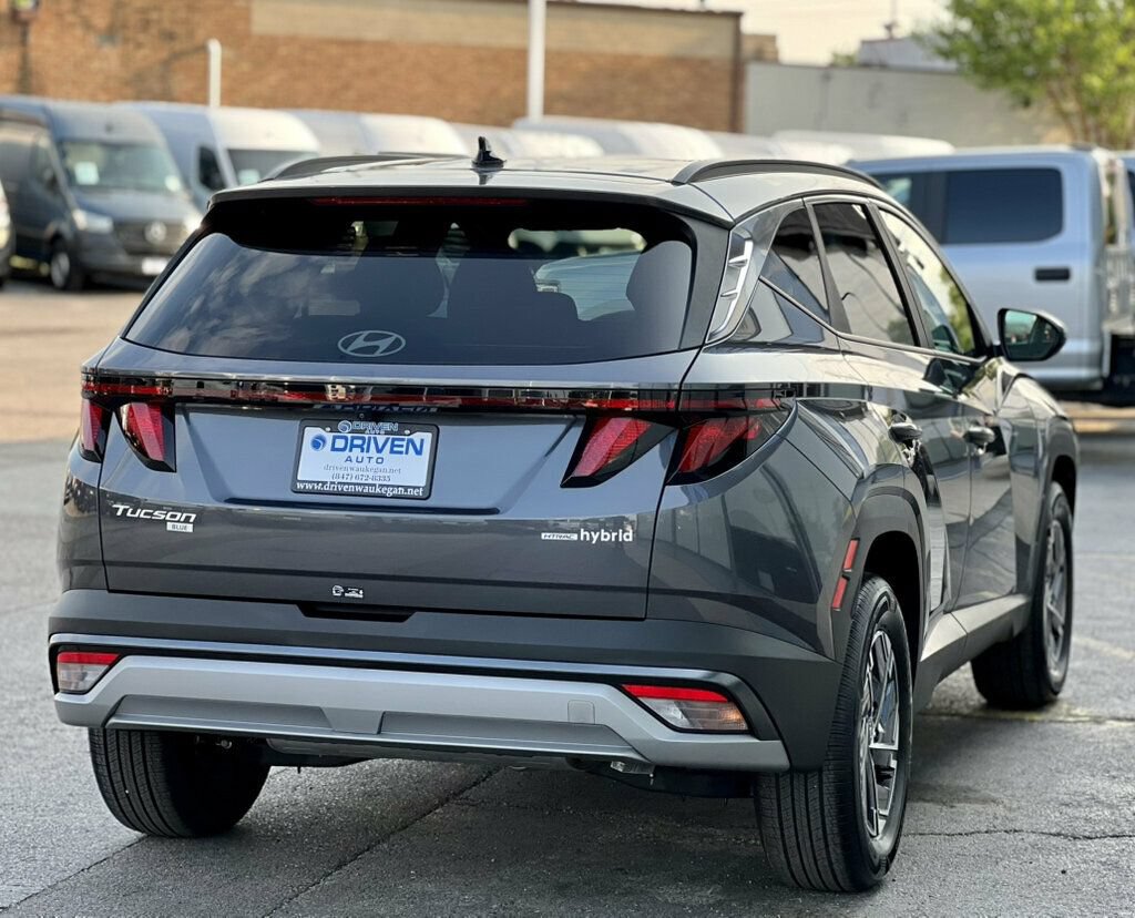 Used 2025 Hyundai Tucson Blue AWD/4WD image 5