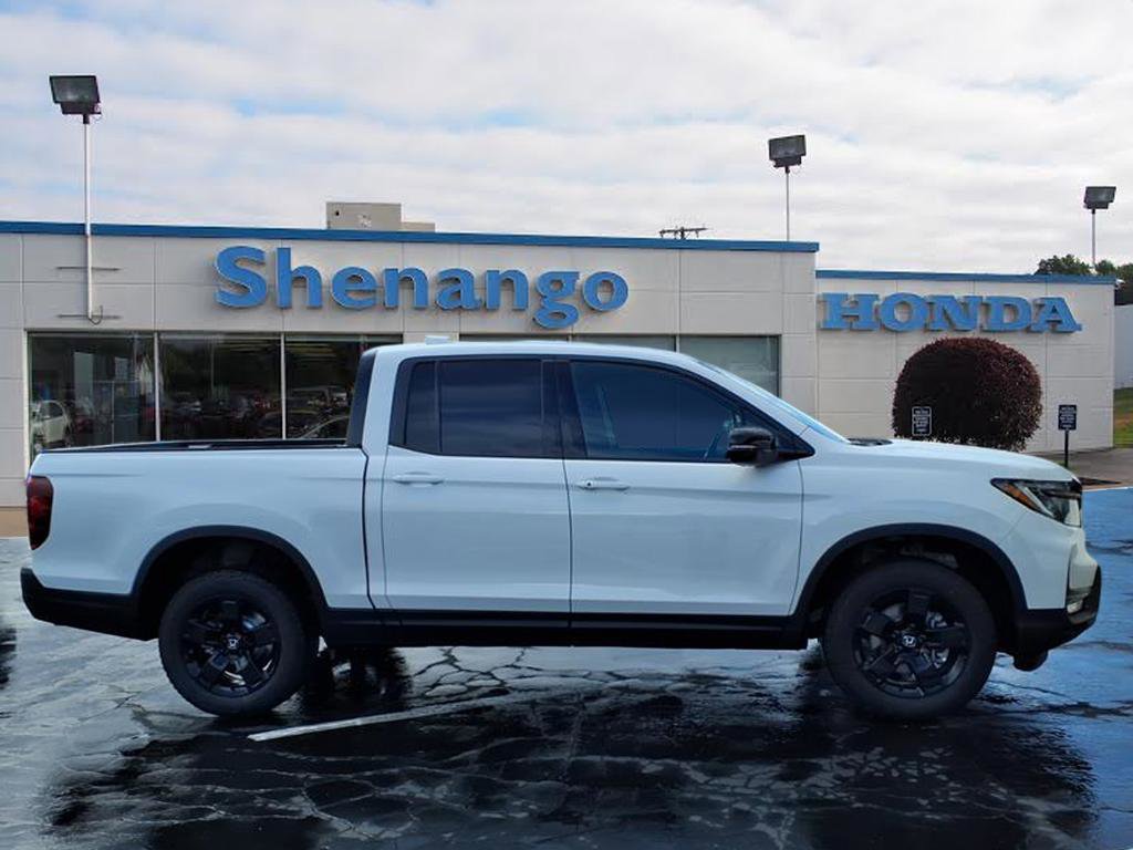 New 2026 Honda Ridgeline Black Edition image 2