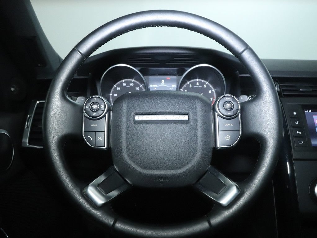 Used 2017 Land Rover Discovery SE AWD/4WD image 22